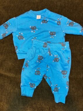 Tucker + Tate Bright Blue Pretzel Print Baby Set